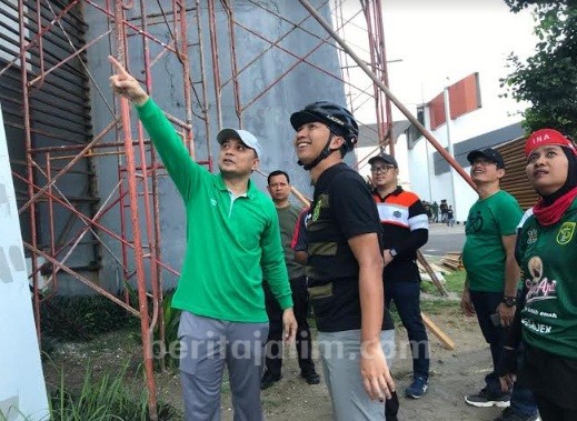 Pemkot Surabaya, Bonek, dan Manajemen Persebaya Kompak Percantik GBT