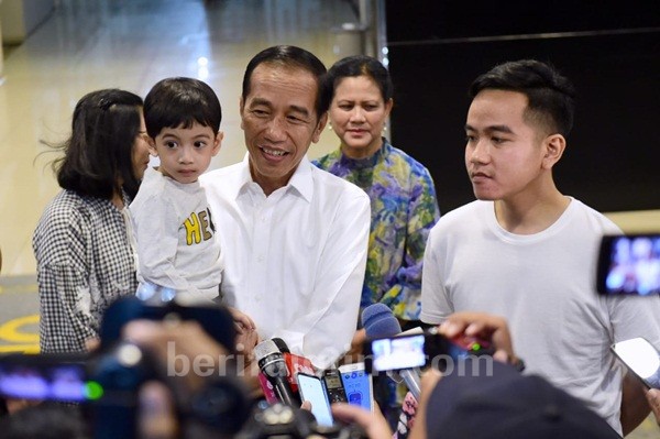 Dijenguk Presiden Jokowi, Gibran Beri Nama Anak Kedua La Lembah Manah