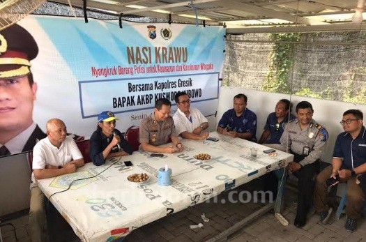 PWI Gresik Jagong Bareng Nasi Krawu dengan AKBP Kusworo Wibowo
