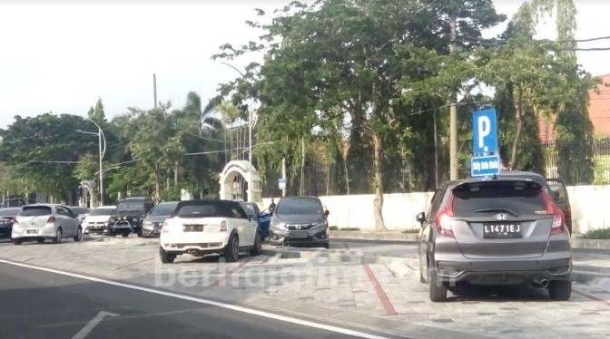 Trotoar di Surabaya Makin Ramah Pejalan Kaki