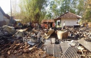 Dilalap Si Jago Merah, Rumah Warga Sampang Rata dengan Tanah