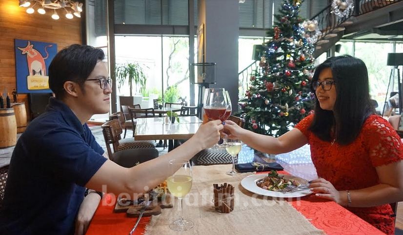 Malam Natal Romantic Dinner Berkonsep Vintahe Glamour