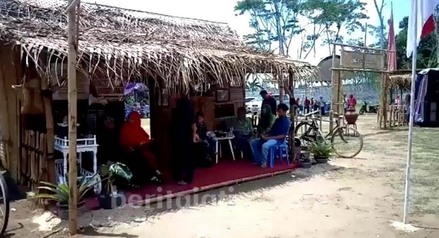 Arena Pilkades Kutorenon Ala Kampung Kuno Lamajang