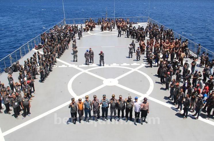 Selama Nataru, Lanal Banyuwangi Siagakan Dua KRI di Selat Bali