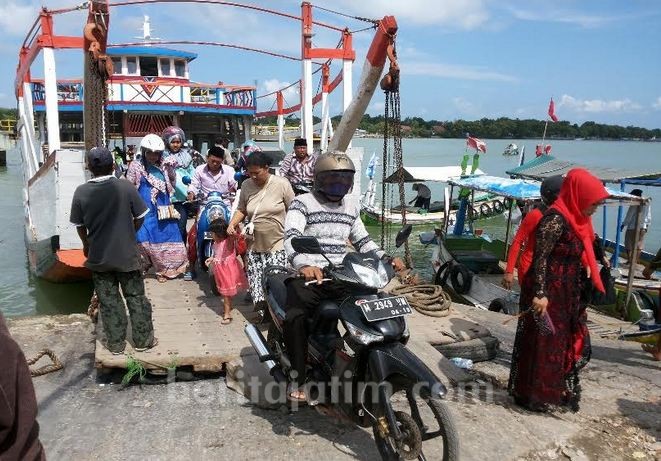 Urai Kemacetan Penyeberangan Kalianget – Talango, Pemkab Sumenep Siap Tambah Kapal