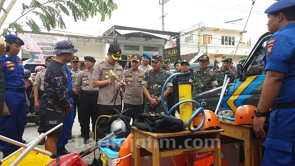 Antisipasi Banjir, Polres Gresik Dirikan Posko Pengungsian