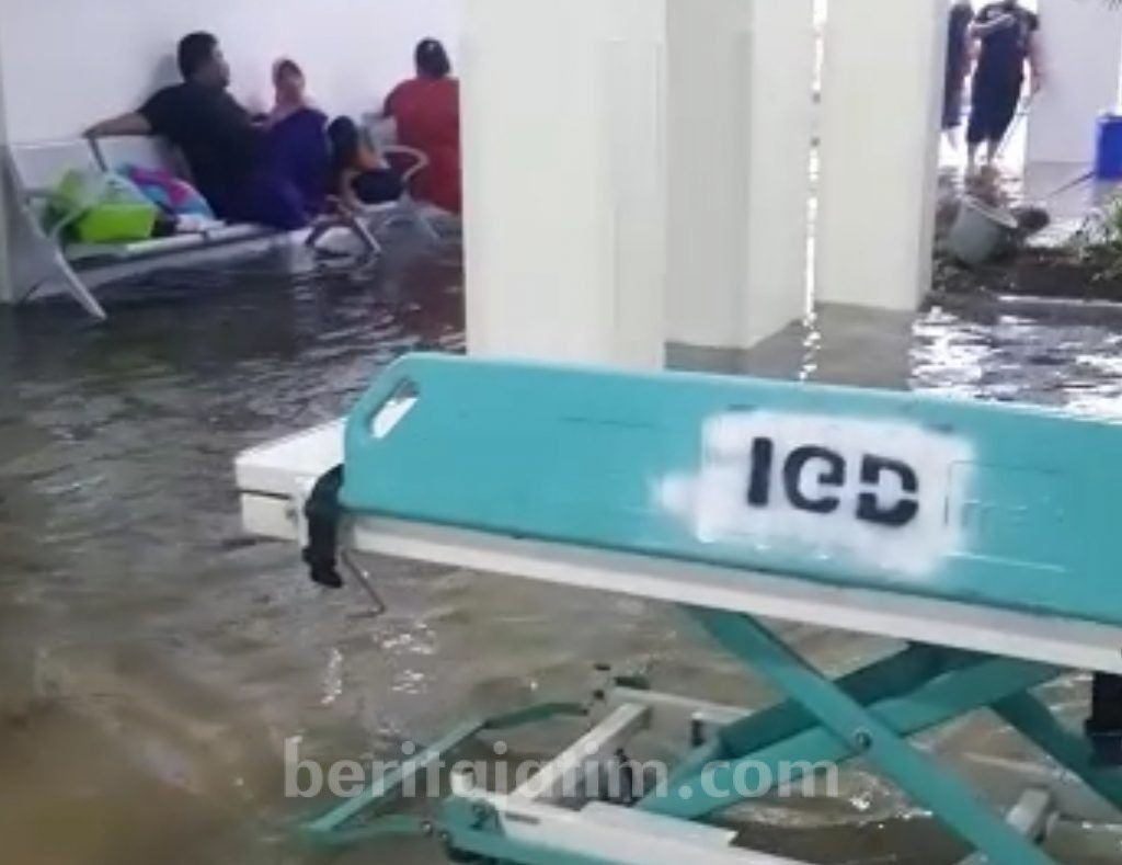 Ruangan IGD RSUD Sidoarjo Juga Tergenang Air