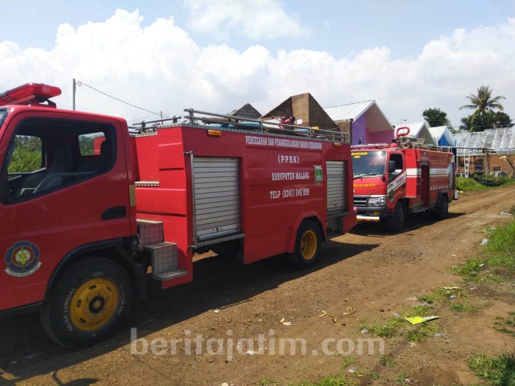 PMK Malang Gerak Cepat Tangani Penemuan Ular di Perumahan