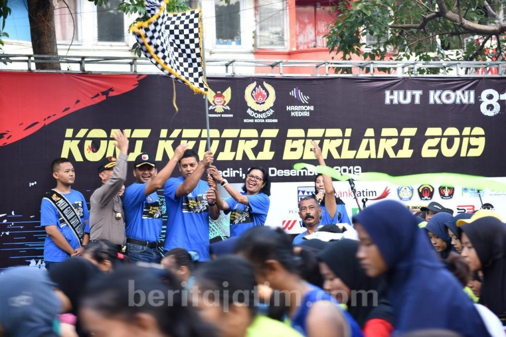 Walikota Kediri Lepas Peserta Lomba KONI Berlari 2019