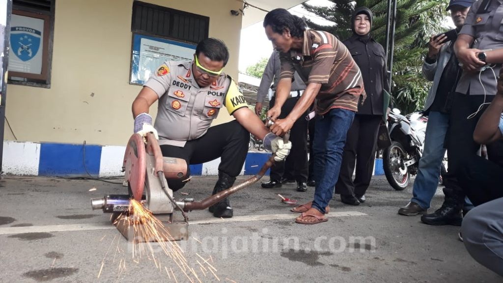 Polres Sumenep Musnahkan Puluhan Knalpot Brong
