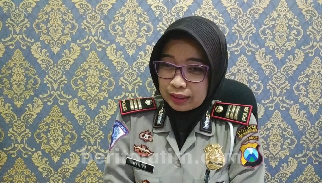 Viral Video Mandi di Atas Motor di Mojokerto, Polisi Buru Pemeran