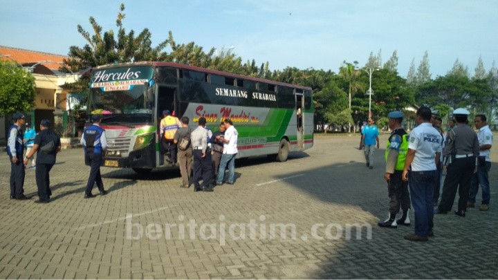 Operasi Lilin 2019, Sopir Bus di Tuban Tes Urine