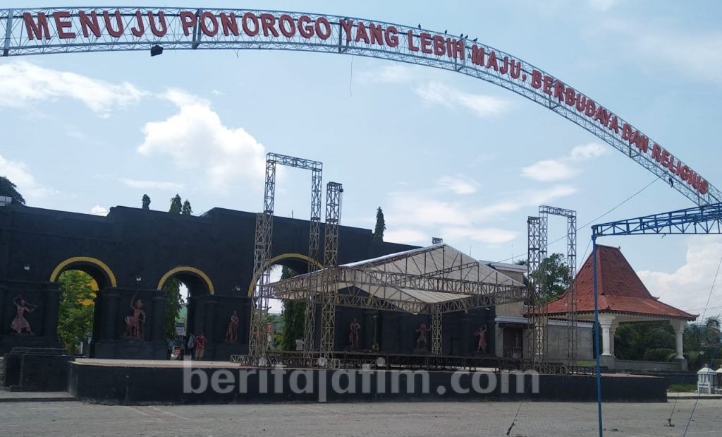 Malam Pergantian Tahun, Ada Pentas Dangdut dan Pesta Kembang Api di Ponorogo