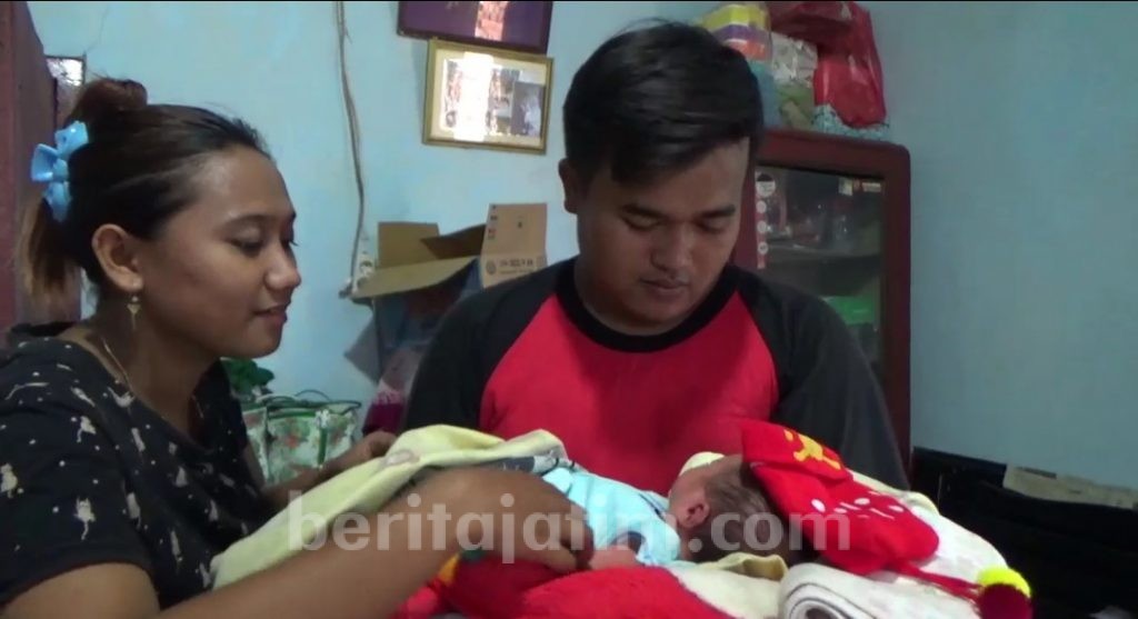 Bayi di Teras Rumah Warga Pasembon Banyuwangi Bikin Geger