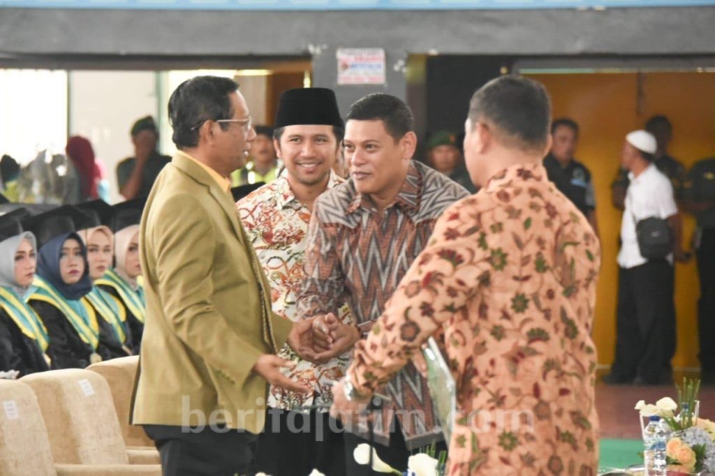 Wali Kota Kediri Berharap Wisudawan Uniska Adaptif Terhadap Perubahan Zaman