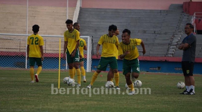 Aji: Totalitas Saya untuk Persebaya Bukan Arema