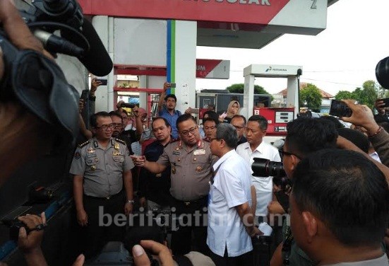 Diduga Timbun BBM Bersubsidi, Polda Jatim Segel SPBU di Blega Bangkalan