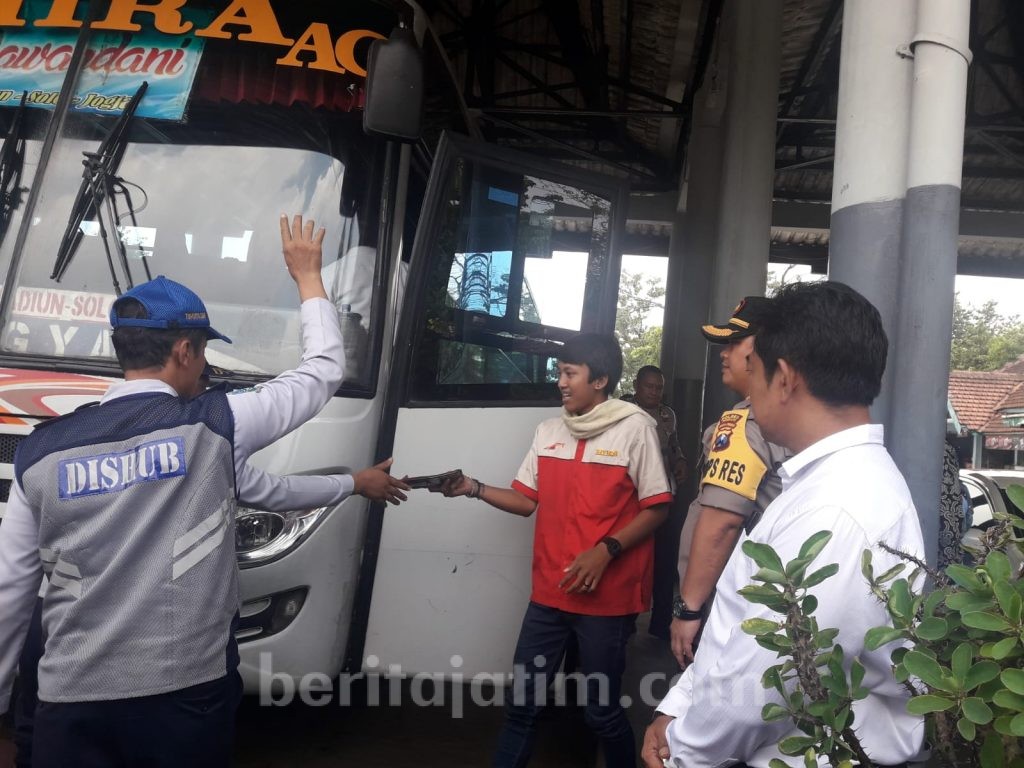 Jelang Libur Nataru, 3 Bus di Terminal Jombang Tak Laik Jalan