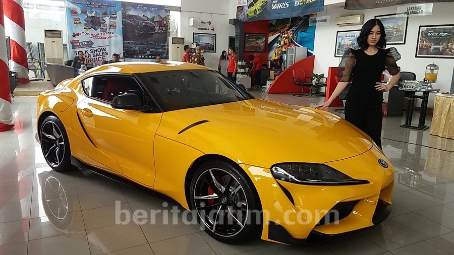 Mobil Premium Seharga Rp 2 Miliar Dilaunching di Gresik