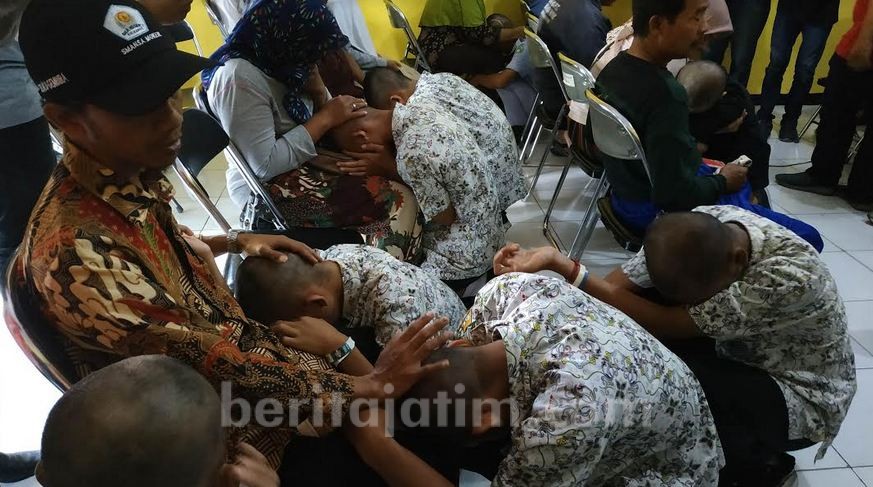 Para Pelajar Ini Menangis Usai Diberi Arahan Wali Kota Mojokerto