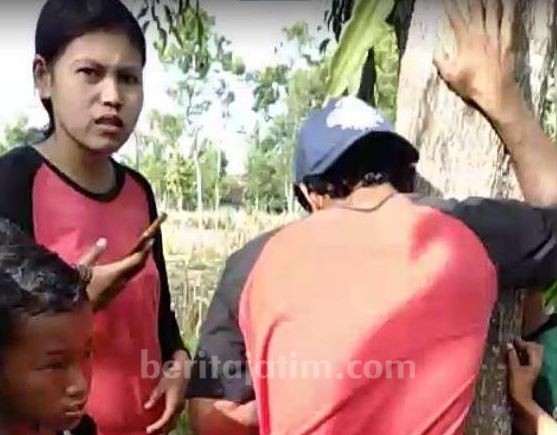 Pohon Menangis Bikin Heboh Warga Puger Jember