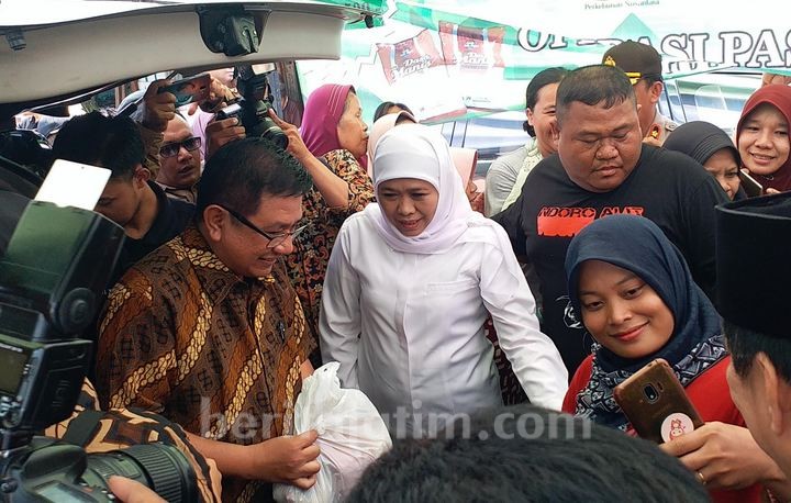 Khofifah Ingin Pastikan Stok Gula Aman di Jatim