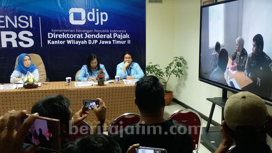 Kasus Faktur Pajak Fiktif, 2 Tersangka Diserahkan ke Kejari Sidoarjo