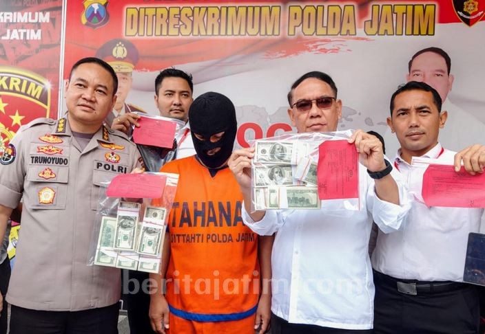Warga Jember Ini Edarkan Uang Dolar Amerika Palsu