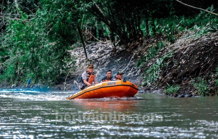 Kapolres Lumajang Pantau Sungai Djatiroto Antisipasi Banjir