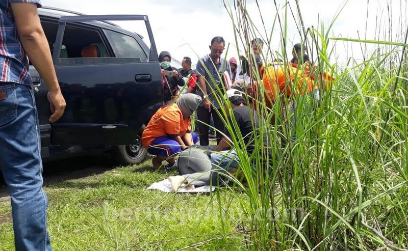 Pembunuhan di Lingkar Timur Sidoarjo, Perempuan Tambun Mencekik Leher Korban