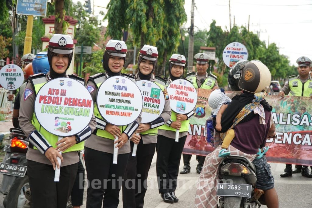 Satlantas Polres Sumenep Kampanyekan ‘Jangan Buang Sampah Sembarangan’