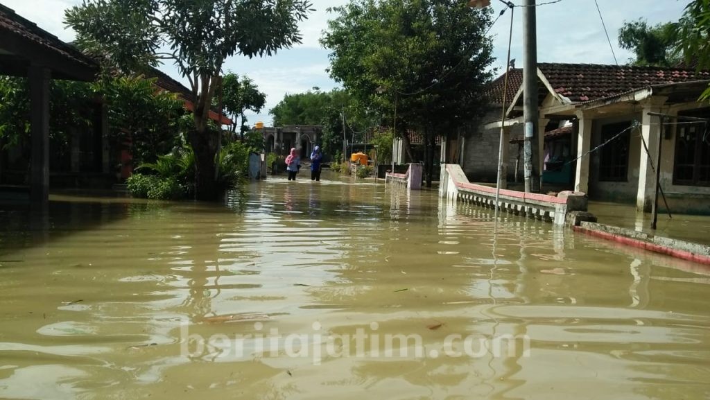 Kali Lamong Meluap Rendam 2 Desa di Mojokerto