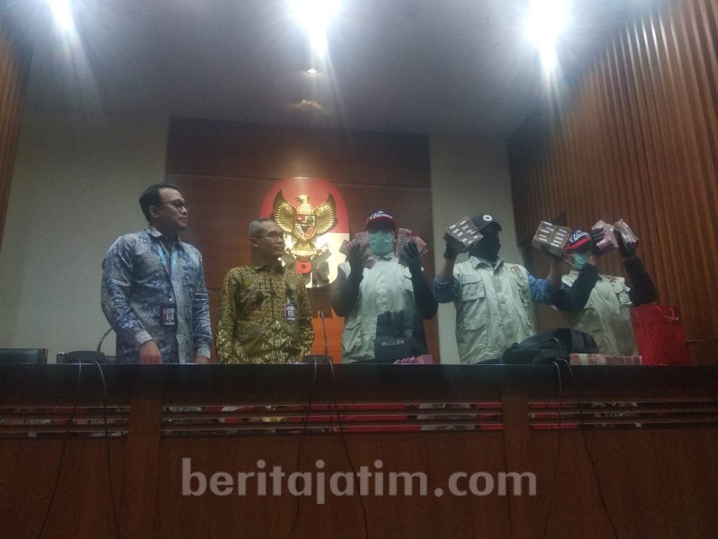 Bupati Sidoarjo dan Tiga Pejabat Pemkab Ditetapkan Tersangka