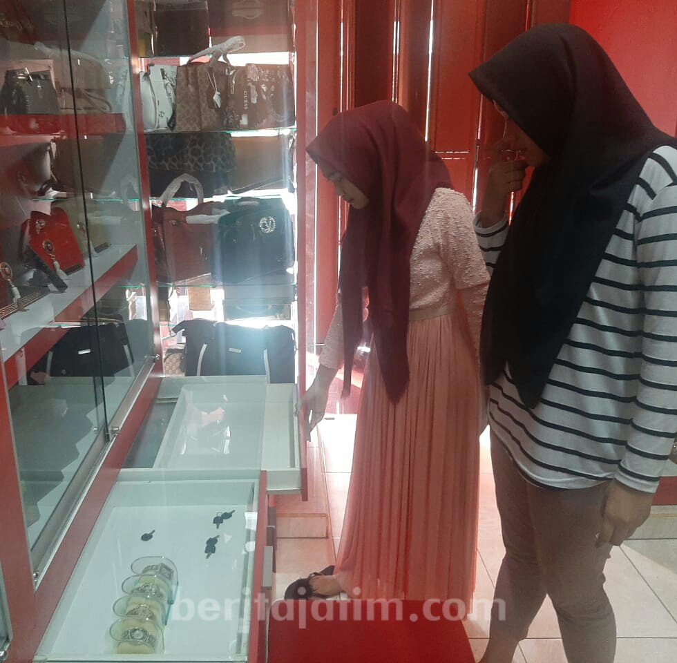 Rusak Kamera CCTV, Komplotan Pencuri Bobol Toko Butik di Perum GKB