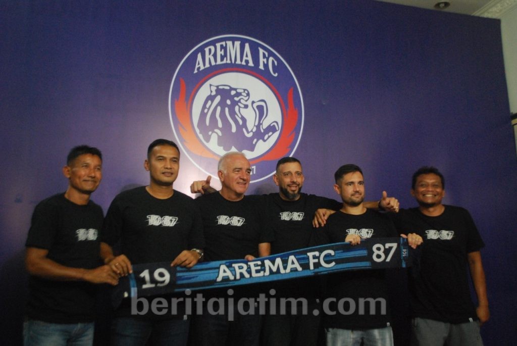 Arema FC Berburu Pelatih Asing Berlisensi A