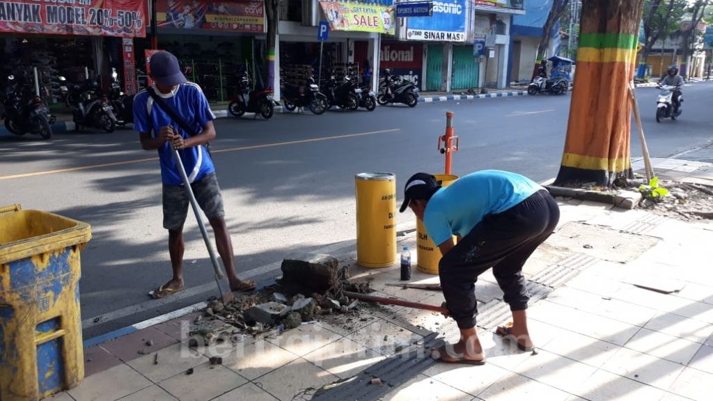 DLH Pamekasan Gencar Pelihara RTH