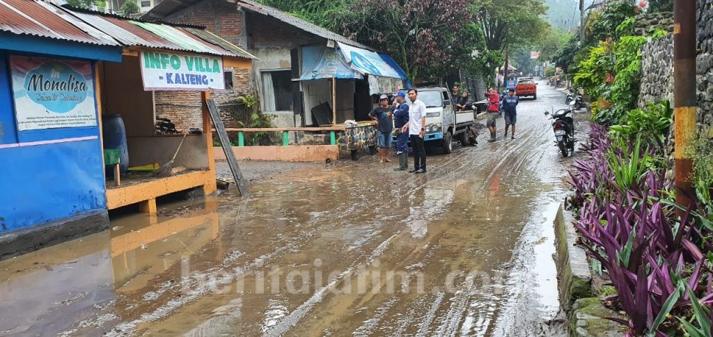 Diguyur Hujan Deras, Songgoriti dan Payung Kota Batu Longsor