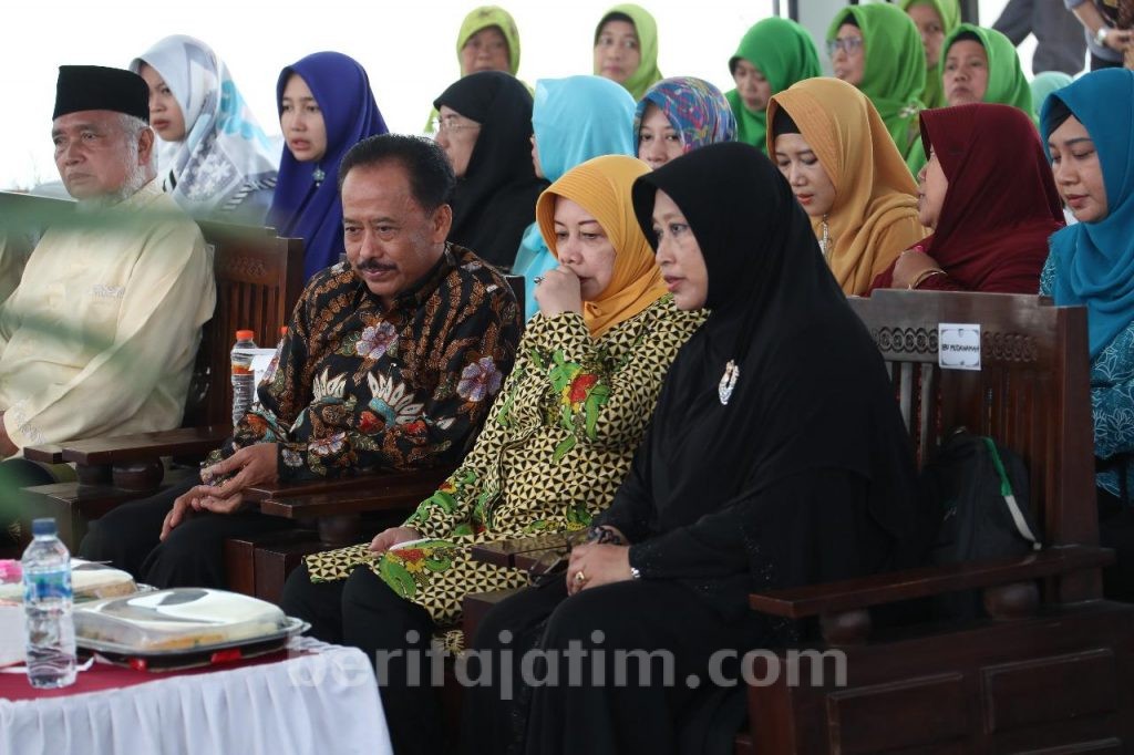 Resmikan Kantor Desa Putih, Ini Pesan Bupati Kediri