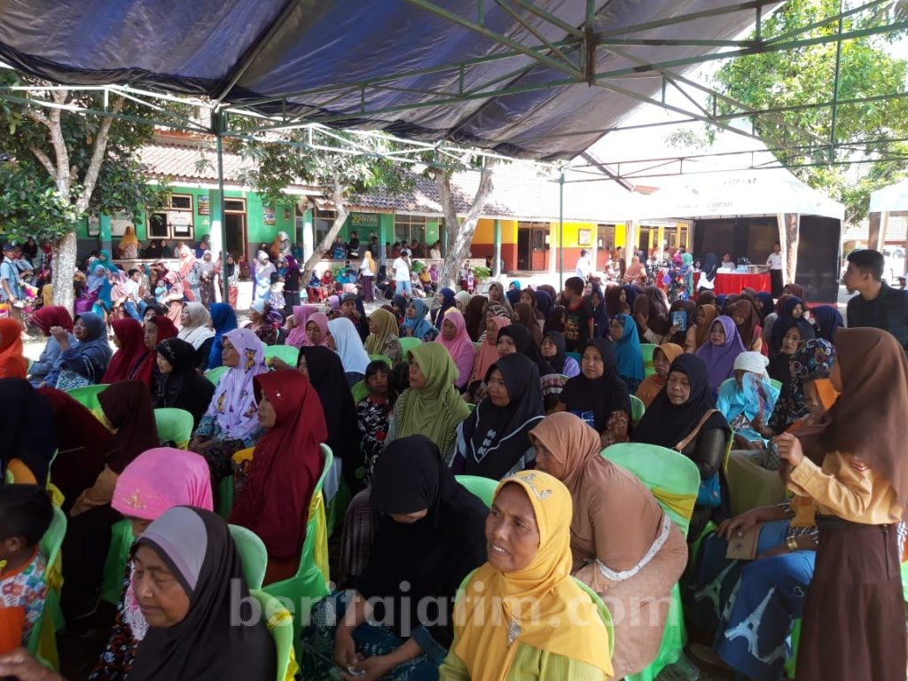 Ratusan Peserta Ikuti Baksos Kesehatan di Ponpes Al Falah Jember