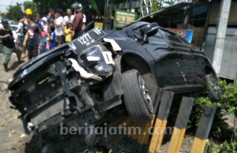 Mobil Xpander Ditabrak KA, Rombongan Alumni SMP Putat Tanggulangin