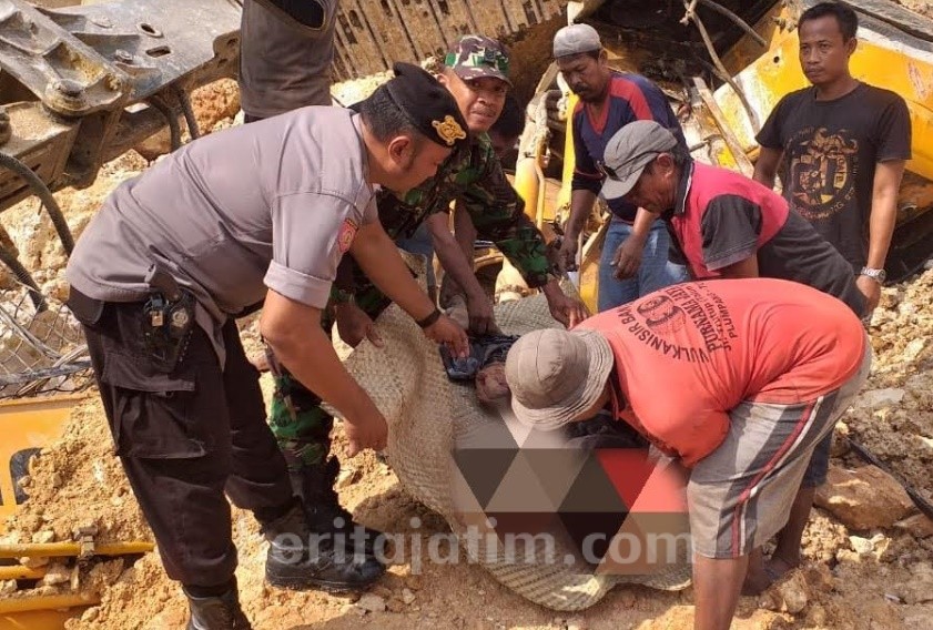 Tambang Longsor, Alat Berat dan Operatornya Ikut Tertimbun