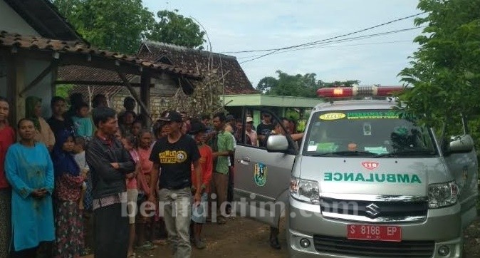 Mayat Pria Bersimbah Darah Gegerkan Warga Montong Tuban