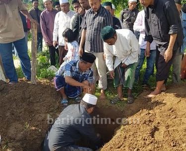 Ibunda Pimpinan Syiah Sampang Tutup Usia