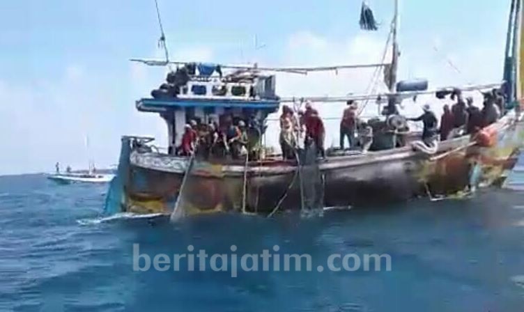 Bawa Jaring Cantrang, Nelayan Lamongan Diamankan Nelayan Bawean
