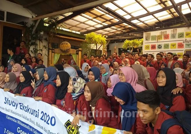 Mahasiswa Umsida Belajar Entrepreneur Lokal ke Bandung