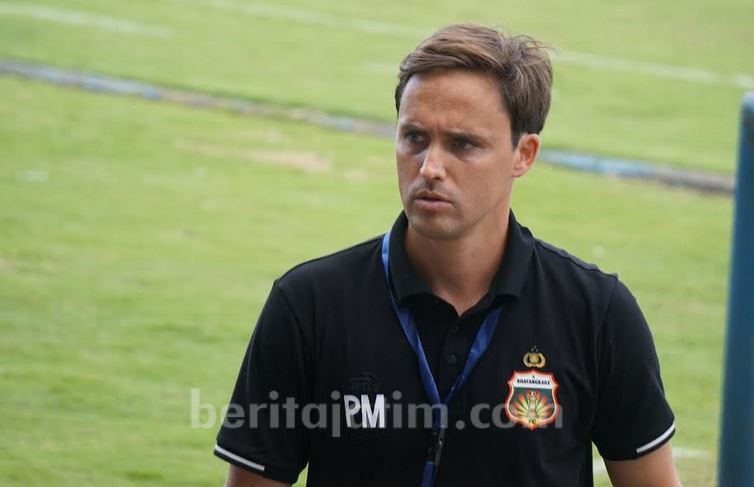 Pelatih Bhayangkara FC Ketagihan Bebek Sinjay