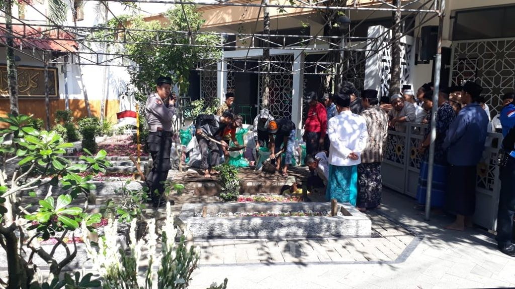 Liang Lahat untuk Gus Sholah Mulai Digali