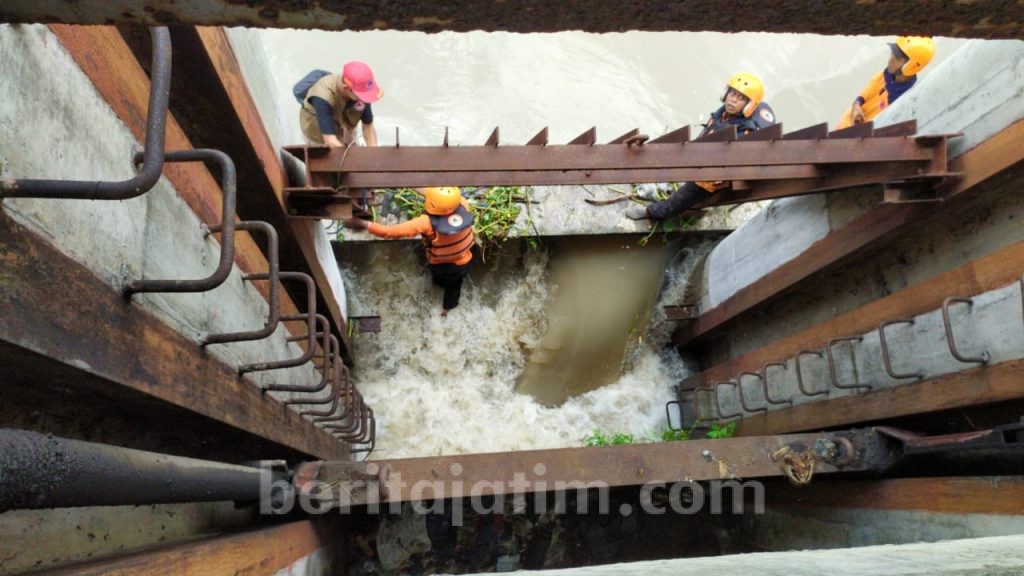 Atasi Banjir Tempuran, Dinas PUPR Kabupaten Mojokerto Akan Pasang 5 Pompa