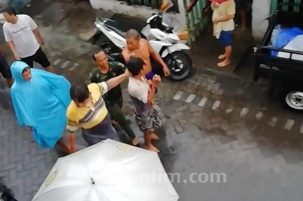Ketahuan Curi Motor, Maling di Ngagel Jaya Babak Belur