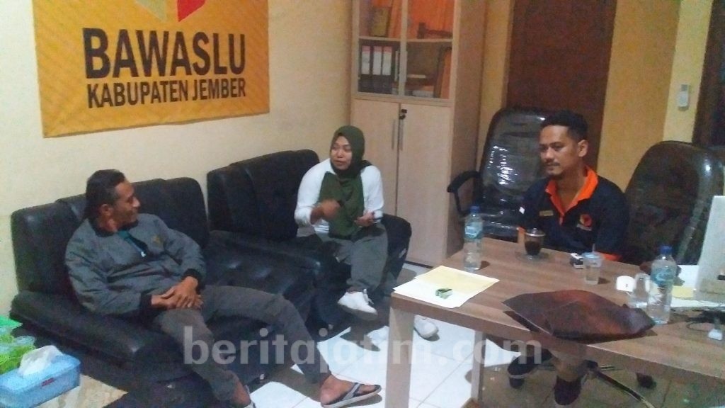 Viral, Video Camat Tanggul Ajari Warga Difabel Salam Dua Periode